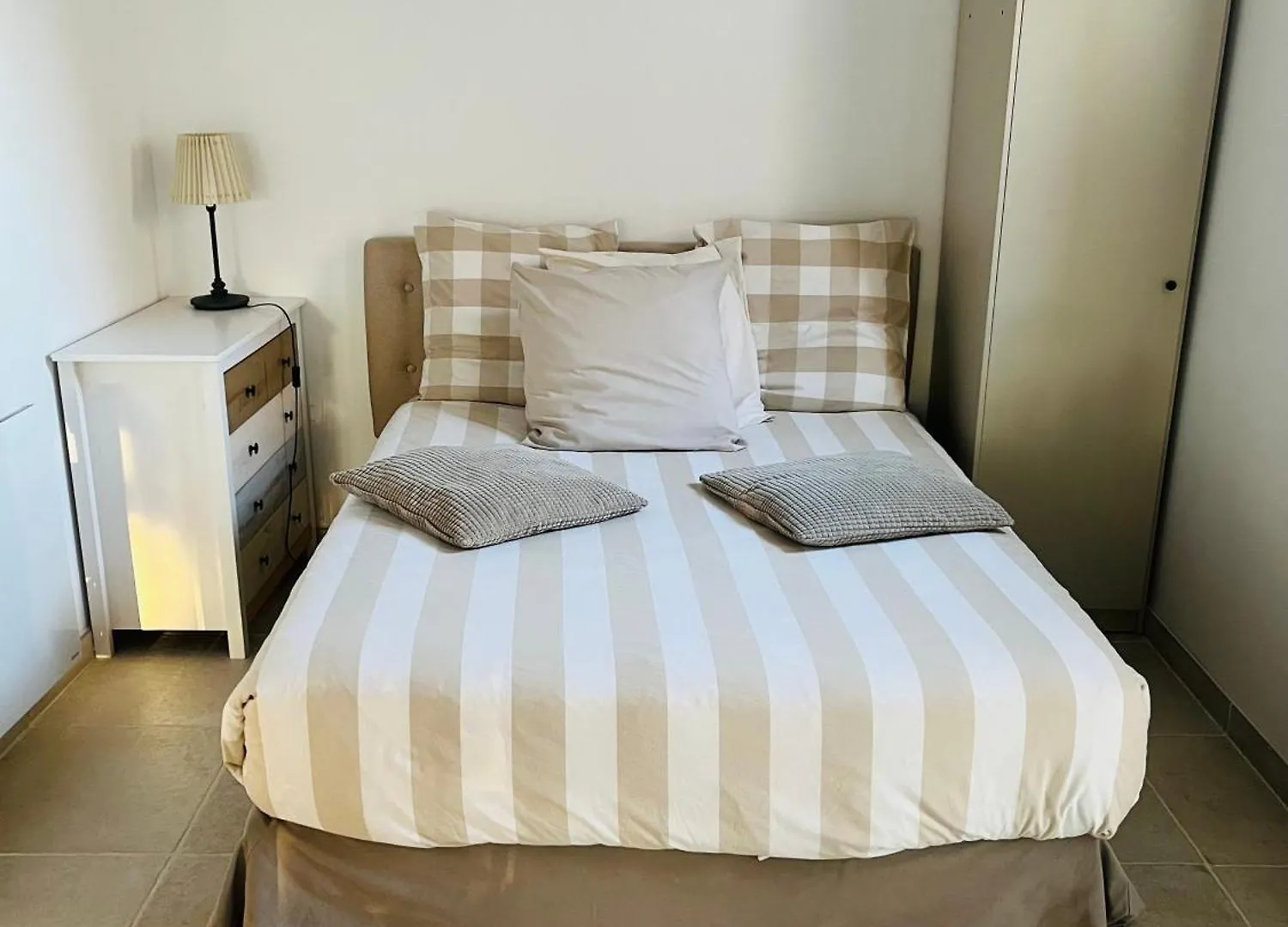 Guest house Chez Nous Hotel Merindol